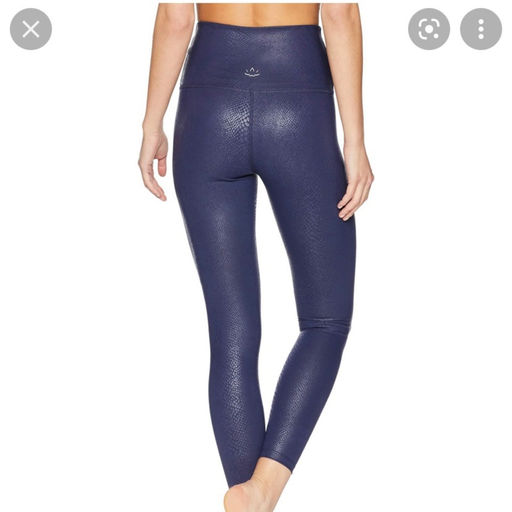 Beyond Yoga - high rise Navy Blue Viper leggings